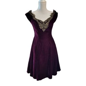 OPENING Night Velvet Dress Size 7 Maroon